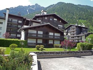 23841167-Ferienwohnung-2-Chamonix-Mont-Blanc-300x225-1