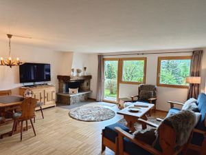 24021842-Ferienwohnung-4-Champfèr-300x225-0