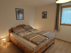 24035843-Ferienwohnung-4-Champfèr-300x225-4