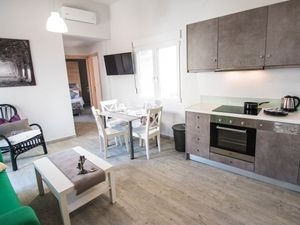 22136687-Ferienwohnung-4-Chania-300x225-4