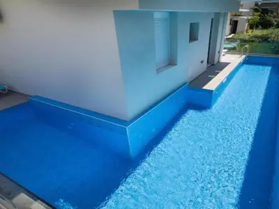 PoolOfHouse