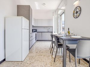 24043909-Ferienwohnung-6-Chiavari-300x225-2