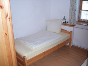 92473-Ferienwohnung-4-Chieming-300x225-4