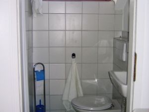 9988361-Ferienwohnung-2-Chieming-300x225-5