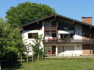 Außenansicht auf die Terrasse der Ferienwohnung