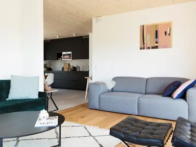 Fewo Max - Sofa mit Blick zur Küche