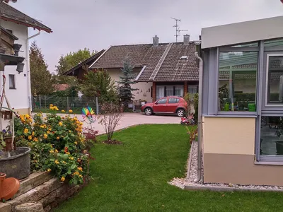Seitlicher Garten