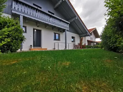 Blick auf das Haus vom Garten aus
