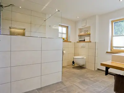 Blick ins Wohlfühlbad