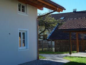 24008470-Ferienwohnung-4-Chieming-300x225-3