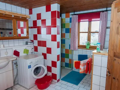 Bad mit Wanne, Dusche, WC