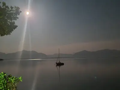 Chiemsee bei Nacht