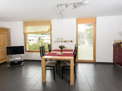 Wohn- & Esszimmer mit Küche