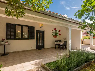 Ferienwohnung für 4 Personen (72 m²) in Čižići 1/10