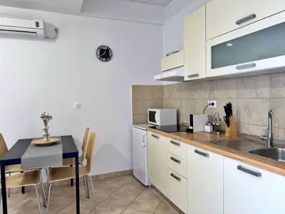 Ferienwohnung für 4 Personen (35 m²) in Čižići 7/10