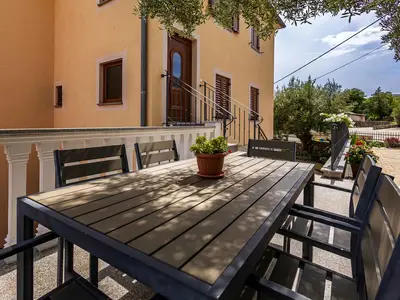 Ferienwohnung für 4 Personen (65 m²) in Čižići 2/10