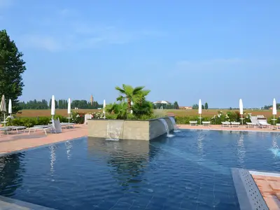 PoolOfHouse