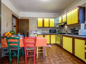 23885461-Ferienwohnung-4-Colico-300x225-3