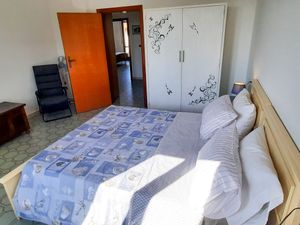 Ferienwohnung für 5 Personen (120 m²) in Collecorvino