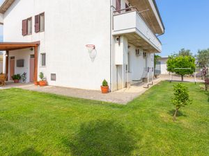 23847792-Ferienwohnung-6-Collecorvino-300x225-2