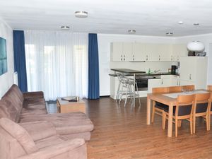 23826727-Ferienwohnung-6-Colmberg-300x225-1