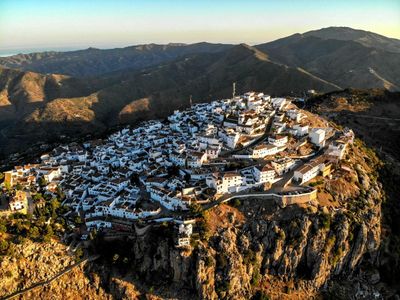 Erstaunliche Comares! Zum magischen Dorf Spaniens gewählt!