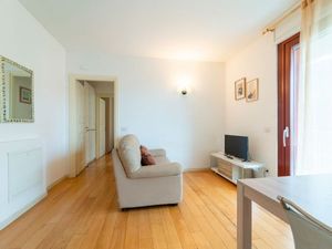 23579393-Ferienwohnung-2-Como-300x225-4