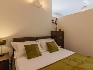 23664438-Ferienwohnung-4-Como-300x225-0