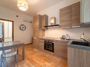 24016554-Ferienwohnung-4-Como-300x225-5