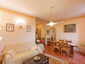 24029324-Ferienwohnung-4-Cortona-300x225-3