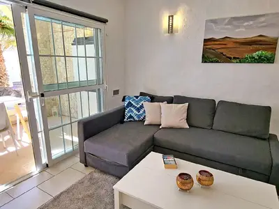 Wohnzimmer mit direktem Zugang auf die Terrasse