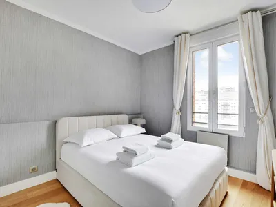 Ferienwohnung für 9 Personen (140 m²) in Courbevoie 2/10