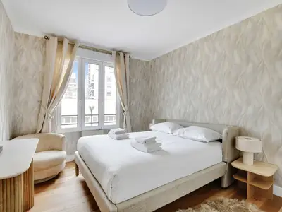 Ferienwohnung für 9 Personen (140 m²) in Courbevoie 3/10