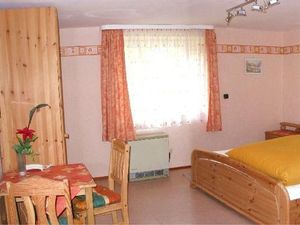 22379697-Ferienwohnung-7-Creglingen-300x225-0