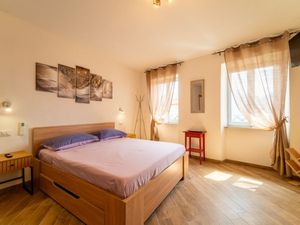 24025284-Ferienwohnung-5-Cremia-300x225-2