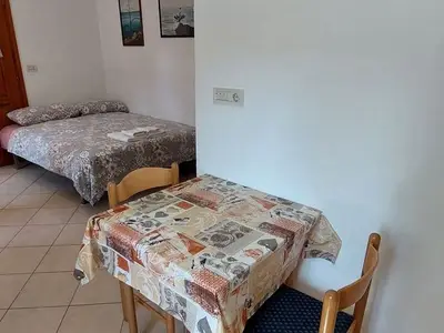 Ferienwohnung für 2 Personen in Cres 9/10