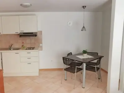Ferienwohnung für 2 Personen in Cres 5/10