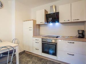 19286436-Ferienwohnung-0-Cres-300x225-5