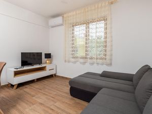 23752020-Ferienwohnung-5-Cres-300x225-3