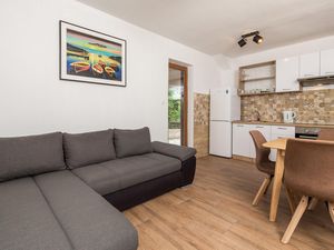 23752020-Ferienwohnung-5-Cres-300x225-4