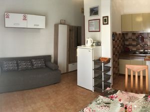 21666573-Ferienwohnung-4-Cres-300x225-2