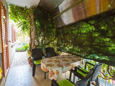 Ferienwohnung für 5 Personen (65 m²) in Crikvenica 1/10