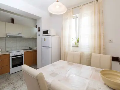 Ferienwohnung für 5 Personen (58 m²) in Crikvenica 5/10