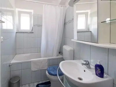 Ferienwohnung für 5 Personen (58 m²) in Crikvenica 4/10