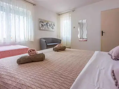 Ferienwohnung für 9 Personen (95 m²) in Crikvenica 3/10