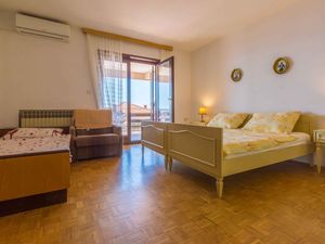 23781194-Ferienwohnung-3-Crikvenica-300x225-5