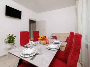 23781227-Ferienwohnung-5-Crikvenica-300x225-1