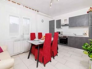 23781227-Ferienwohnung-5-Crikvenica-300x225-3