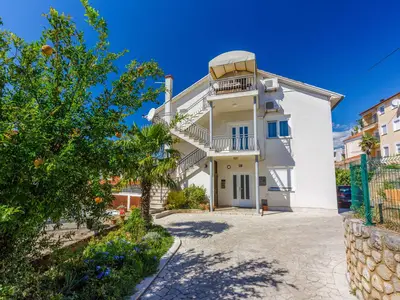 Ferienwohnung für 5 Personen (90 m²) in Crikvenica 1/10