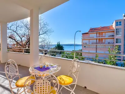 Ferienwohnung für 4 Personen (55 m²) in Crikvenica 1/10